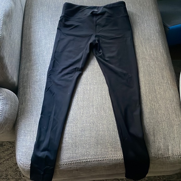 Adorable comfy leggings! - Picture 3 of 3